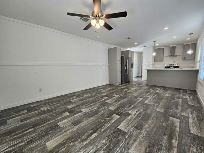 Foto del edificio - 16831 Oak Leaf Ct