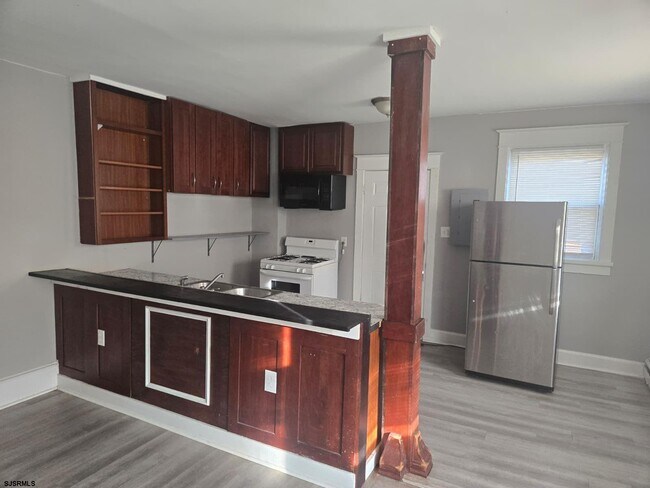 Foto del edificio - 514 Magellan Ave