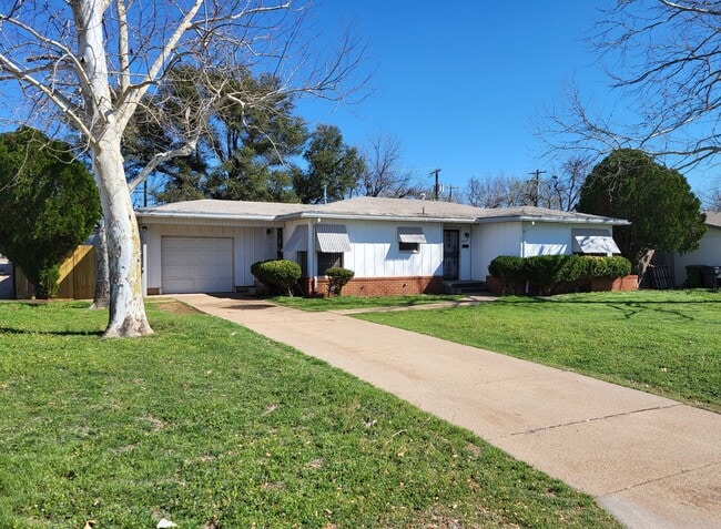 Building Photo - 4203 Preston Dr