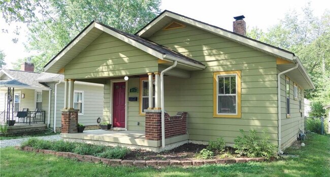 Building Photo - 4936 Primrose Ave