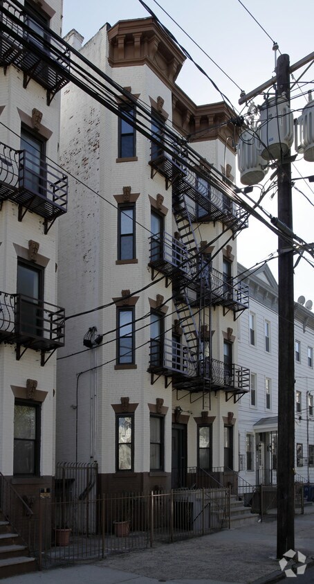 Building Photo - 64 TUERS Ave