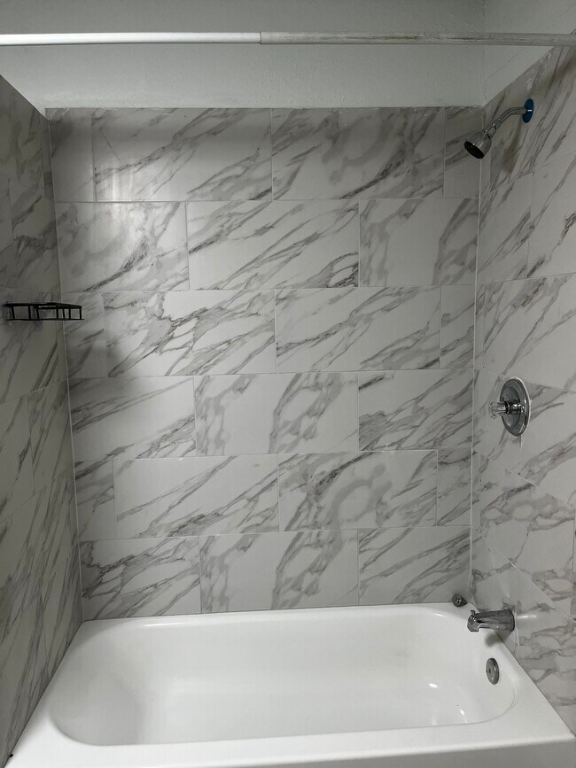 Foto del edificio - 1914 W Wildwood Dr