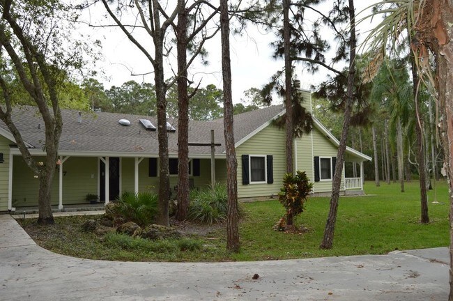 Building Photo - 13257  Mallard Creek Drive