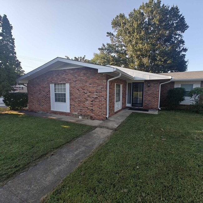 Building Photo - 4001 Lara Ln