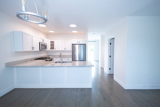 Building Photo - 301 Harbour Close