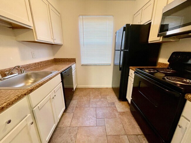 Photo - 3301 Arterburn Ave Apartment