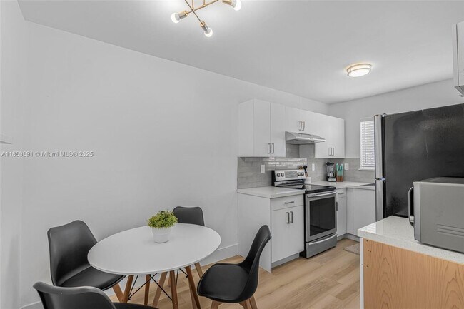 Foto del edificio - 2661 SW 28th Ct