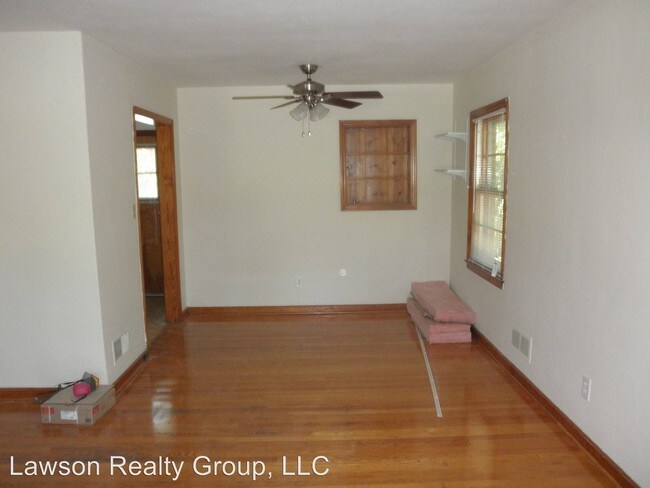 Building Photo - 443 Red Ln