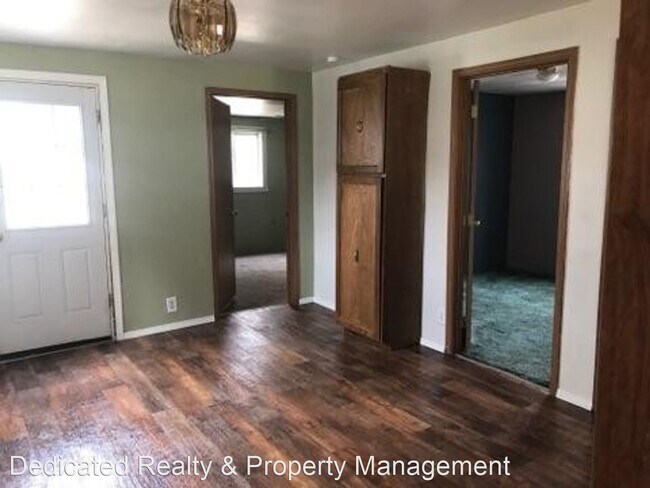 Building Photo - 3 br, 1 bath House - 310 Avenue E.