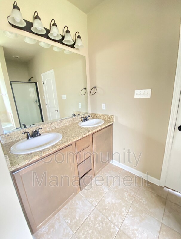 Building Photo - 13947 Arbor Walk Dr