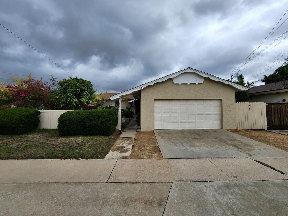 Single Story 3BR Home in Serra Mesa House Rental in San Diego, CA