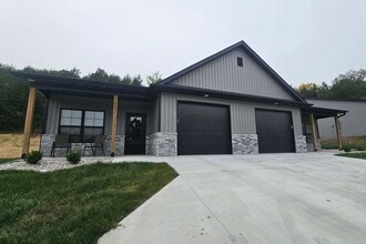 Building Photo - 1399 Autumn Ridge Dr
