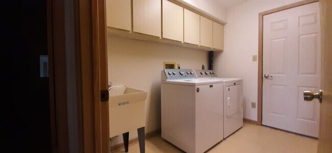 Foto del edificio - 204 Snead Dr