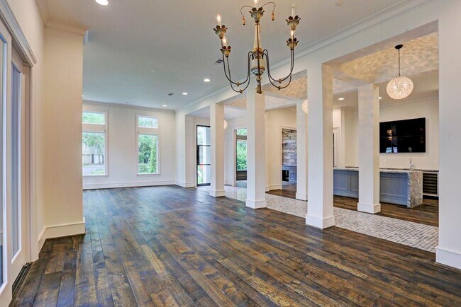 Foto del edificio - 1302 Milford St