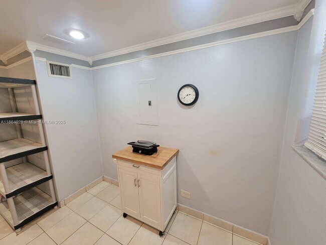 Foto del edificio - 3660 NE 166th St