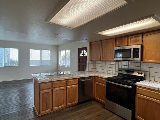 Building Photo - 2696 Orville Ave