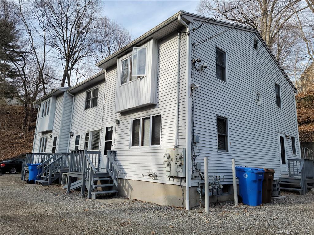Primary Photo - 73 Roberts St