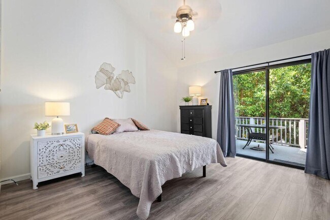 Foto del edificio - 325 Ladera St