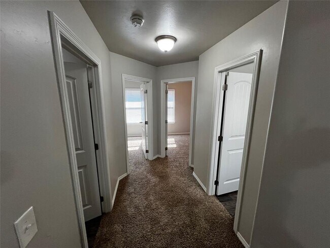 Foto del edificio - 4708 River Mesa Dr