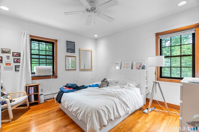 Foto del edificio - 623 Whitney Ave