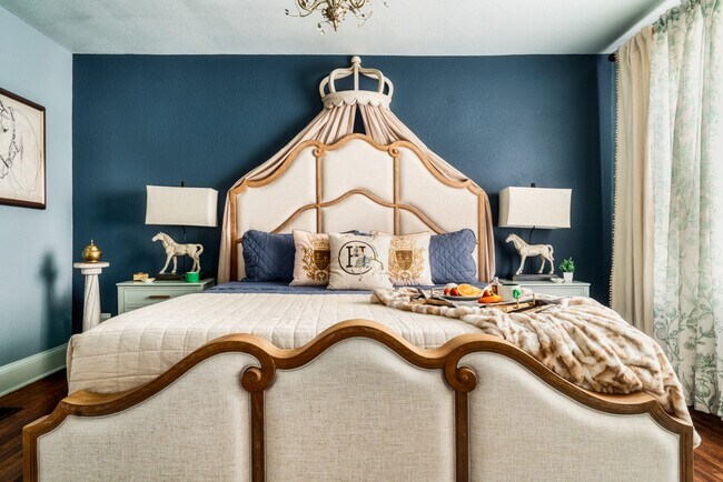 Foto del edificio - 713 Grandin Rd