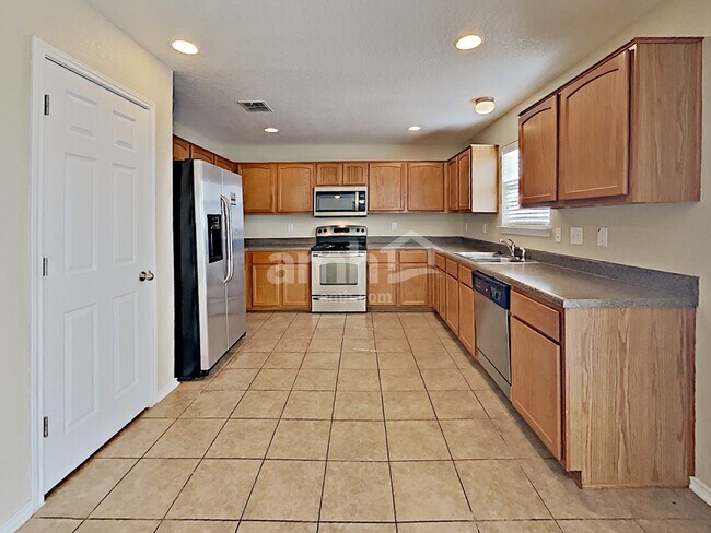 Building Photo - 7206 Calypso Dawn