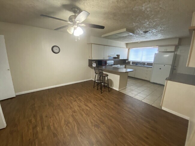 Foto del edificio - Spacious 3/2!