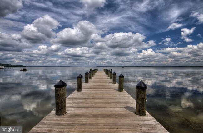 Foto del edificio - 1611 POTOMAC SHORES Pky