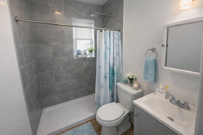 Foto del edificio - 80 Malcolm Ave