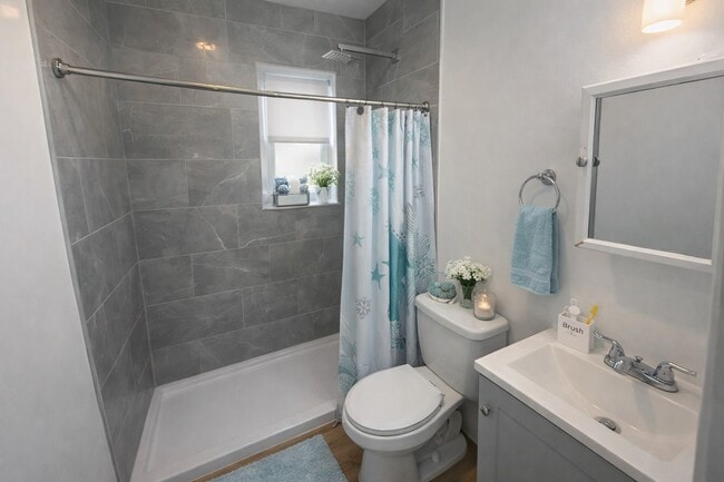 Foto del edificio - 80 Malcolm Ave