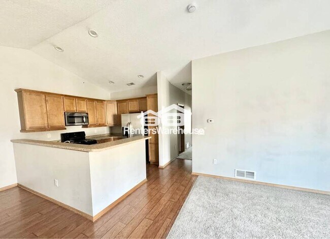 Foto del edificio - 2000 Meadow Ct