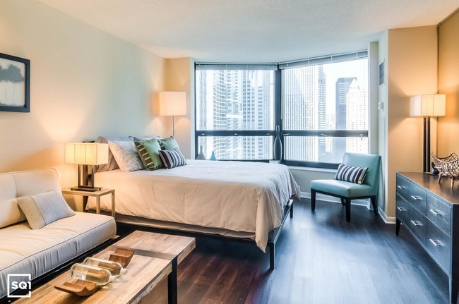 Building Photo - LAKESHORE EAST: Panoramic Views!