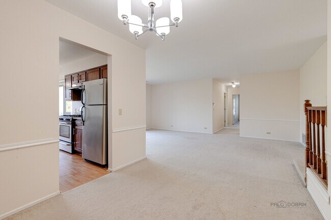 Building Photo - 247 Southwick Ct