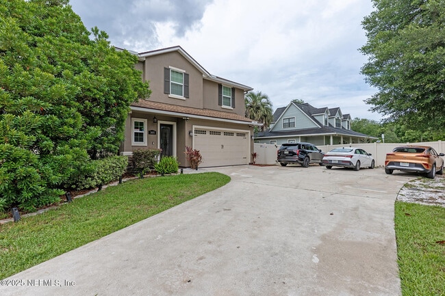 Building Photo - 3693 Lightview Ln