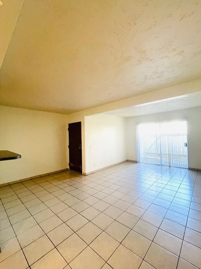 Foto del edificio - Welcome to this beautiful 3-bedroom, 2-bat...