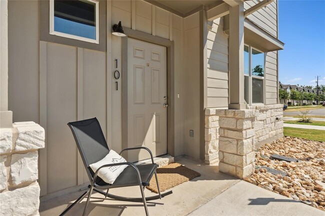 Building Photo - 520 Powell Dr