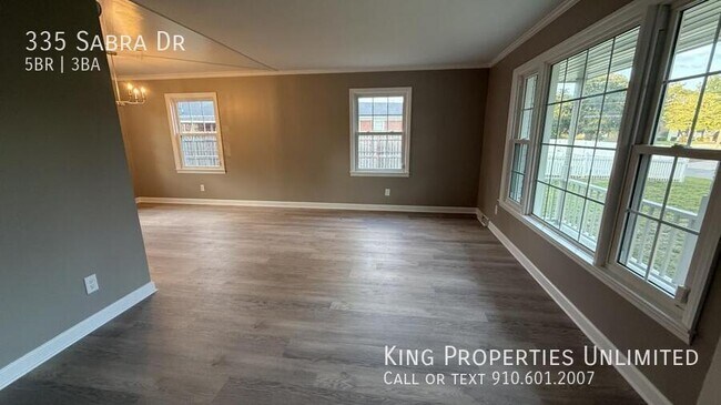 Building Photo - 335 Sabra Dr