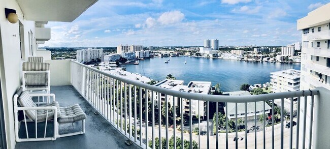 Foto del edificio - 137 Golden Isles Dr