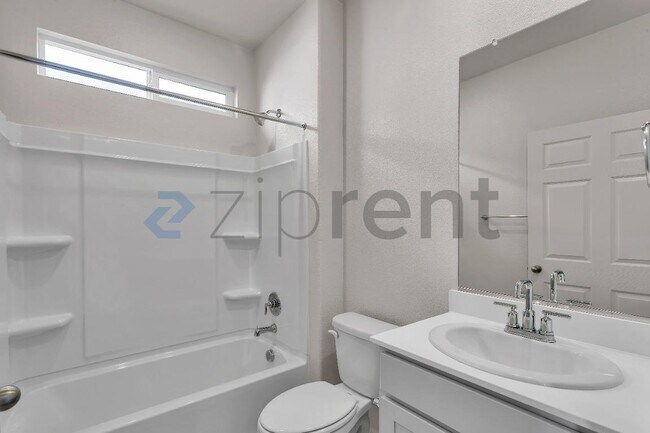 Foto del edificio - 1790 Haines Ave