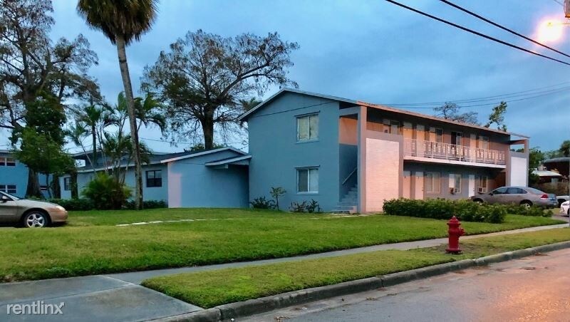 Primary Photo - 12275 Lakeshore Dr