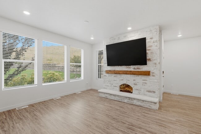 Photo - 693 S Grant Ln (North Salt Lake, UT) Townhome