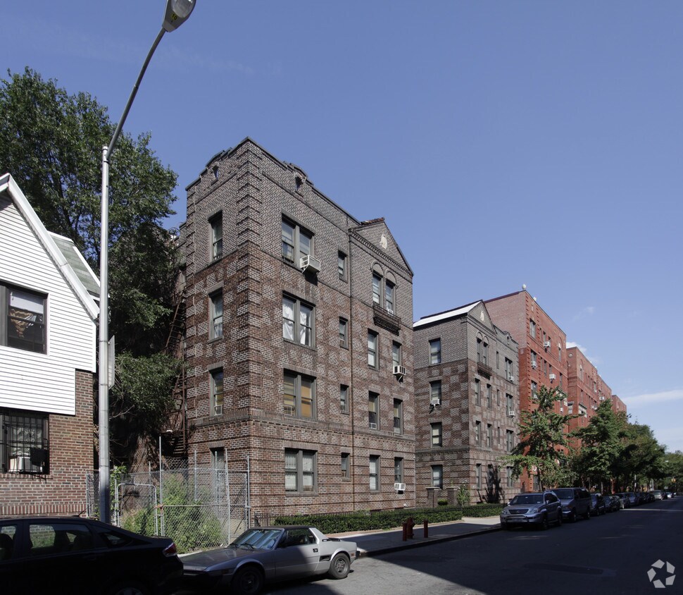 Foto del edificio - 3542 73rd St