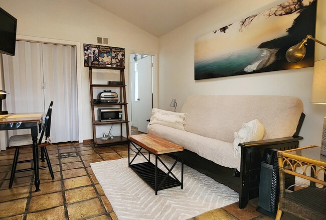 porch to livingroom - 682 Carlo Dr