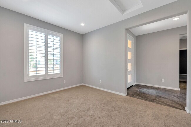 Building Photo - 5819 N 88th Ln