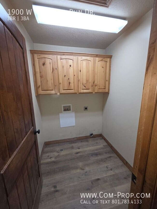 Foto del edificio - 1900 W Pheasant Run Dr