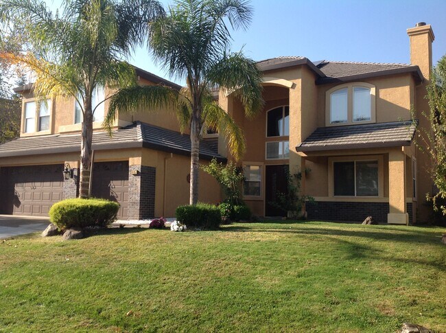 Building Photo - 485 Higgins St