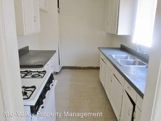 Foto del edificio - 3 br, 1 bath House - 1628 N. Elm Street