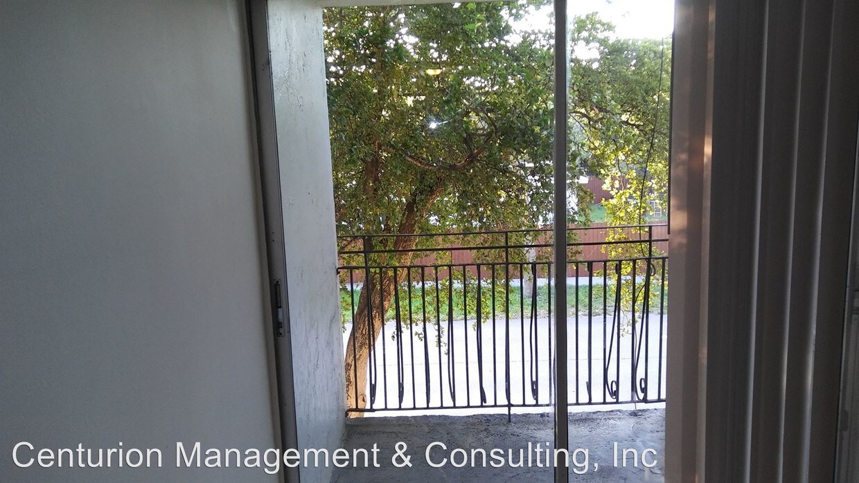 Foto del edificio - 790 NE 128th St