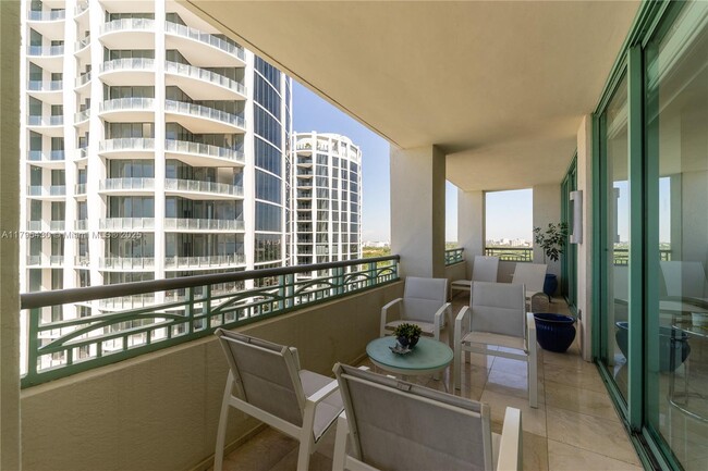 Building Photo - 3400 SW 27th Ave