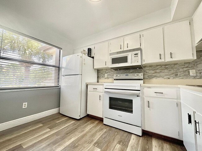 Photo - 6062 Willowpointe Circle, #203 Apartment